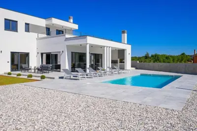 Villa 186 m², Svetvinčenat - Pool und Nebengebäude - 3