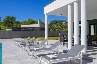 Villa 186 m², Svetvinčenat - Pool und Nebengebäude - 15