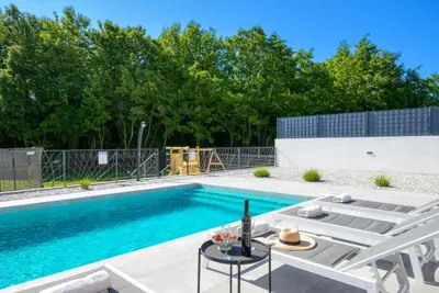 Villa 186 m², Svetvinčenat - Pool und Nebengebäude - 6