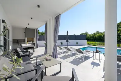 Villa 186 m², Svetvinčenat - Pool und Nebengebäude - 19