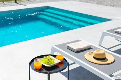 Villa 186 m², Svetvinčenat - Pool und Nebengebäude - 11