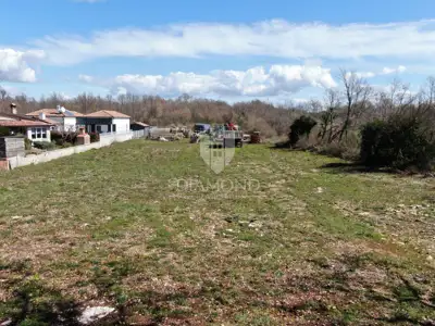 Bauland 945 m², Kanfanar - ruhige Straße nahe dem Zentrum