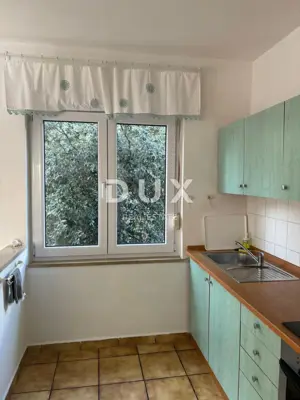 Haus 220 m², Premantura - 3 Wohnungen und Garage - 15