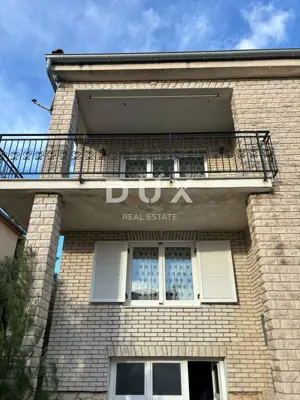Haus 220 m², Premantura - 3 Wohnungen und Garage