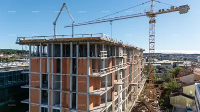 Stan 2. kat, Pula Centar - 1 spavaća soba, lift - 7