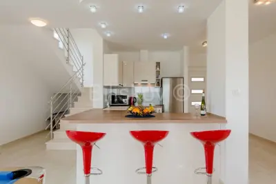 Haus 240 m², Seget Donji - in der Nähe des Strandes und von Trogir - 3