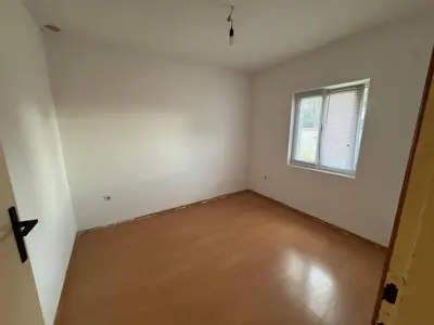 House 115 m², Valbandon near Fažana, 2 apartments and 4 parking spaces - 5