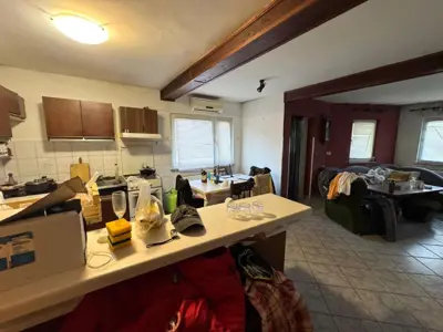 House 115 m², Valbandon near Fažana, 2 apartments and 4 parking spaces - 9