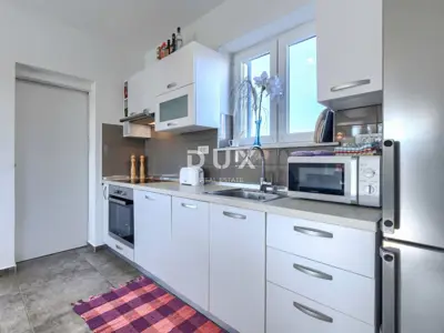 Kuća 240 m², Labin - dvije stambene jedinice i bazen - 22