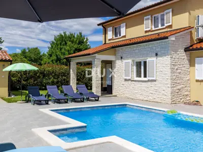 Kuća 240 m², Labin - dvije stambene jedinice i bazen - 16