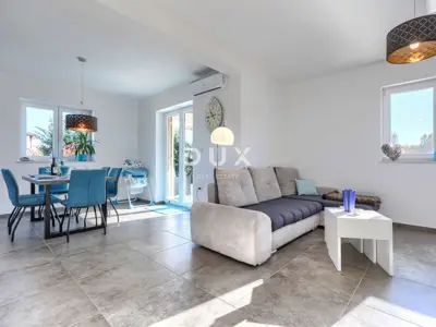 Kuća 240 m², Labin - dvije stambene jedinice i bazen - 17