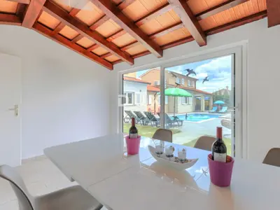 Kuća 240 m², Labin - dvije stambene jedinice i bazen - 13