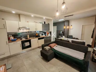 Haus 154 m², Debeljak - 3 Zimmer, 2 Badezimmer - 6