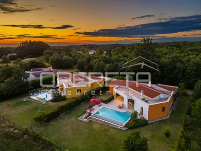 Istria, Svetvinčenat, two villas together, pool, sauna, furnished