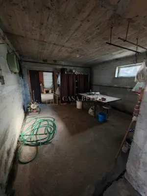 House 300 m², Lipovec - quiet location and large estate - 13
