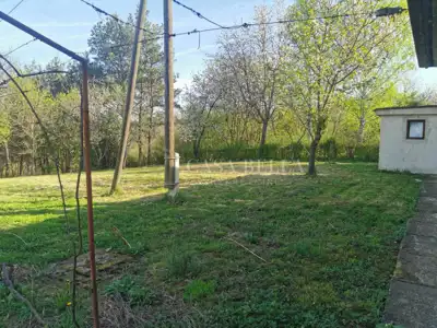 House 300 m², Lipovec - quiet location and large estate - 7