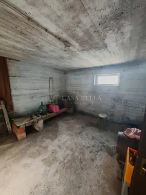 House 300 m², Lipovec - quiet location and large estate - 15