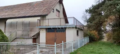 House 300 m², Lipovec - quiet location and large estate - 9
