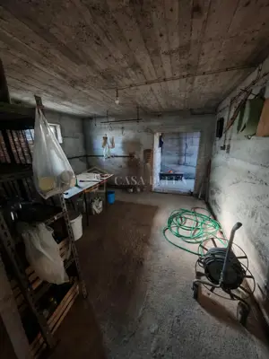 House 300 m², Lipovec - quiet location and large estate - 16