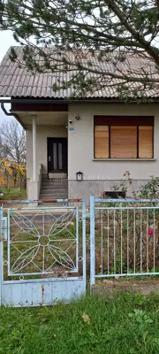 House 300 m², Lipovec - quiet location and large estate - 8