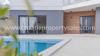 Villa 300 m², Split - Meerblick und Pool - 4