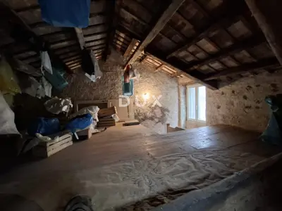 Stone house 200 m², Bale - close to amenities and the sea - 14