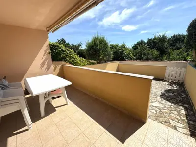 Reihenhaus, Ližnjan - Gemeinschaftspool und Garten