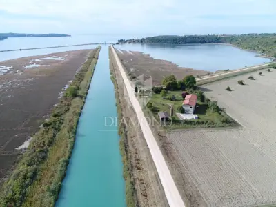 Novigrad okolica, kuća na osami za investiciju - 2