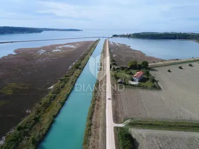 Novigrad okolica, kuća na osami za investiciju - 4