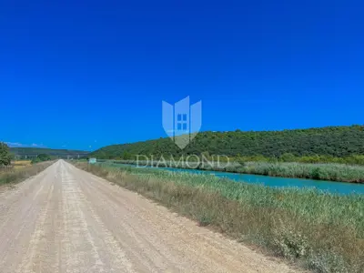 Novigrad okolica, kuća na osami za investiciju - 6