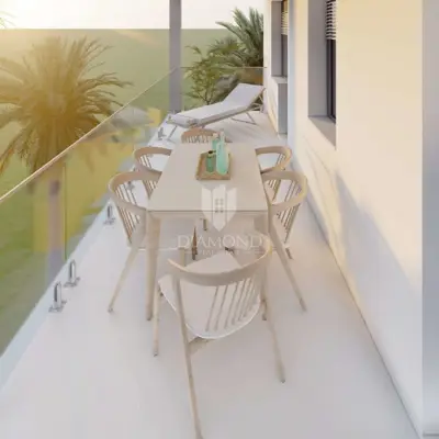 Stan 160 m², Zambratija - 150 m od plaže, lift - 6