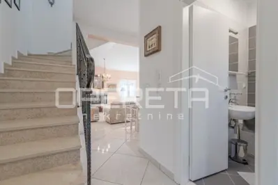 House 145 m², Poreč - quiet neighborhood and sea view - 9