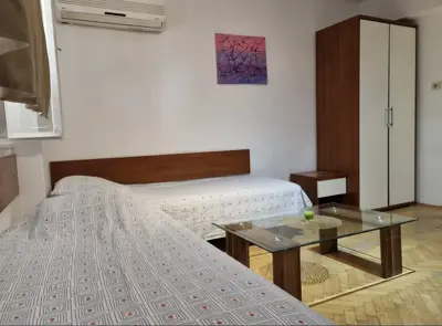Stan 65 m², Pula Centar - pogled na more i terasa - 10