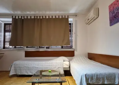 Stan 65 m², Pula Centar - pogled na more i terasa - 8