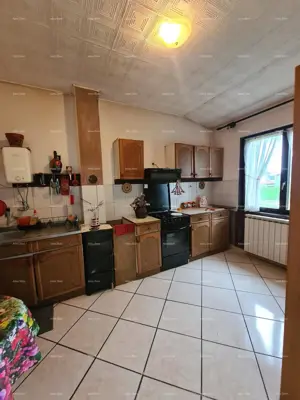 Haus 300 m², Jadreški - großer Hof und Parkplätze - 5