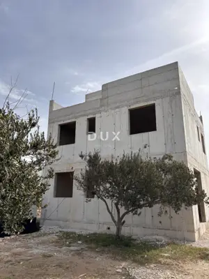 ZADAR, NIN - Doppelhaus mit zwei Maisonettewohnungen und Pools - 11