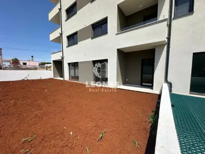 Wohnung 86 m², Tar, Garten 80 m² und zwei Terrassen - 5
