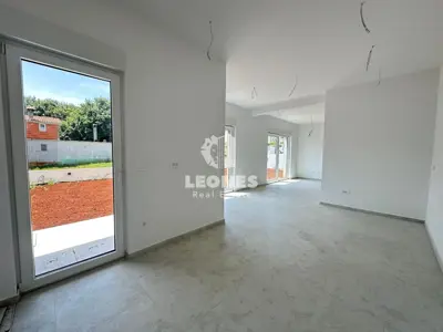 Wohnung 86 m², Tar, Garten 80 m² und zwei Terrassen - 16