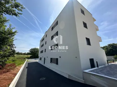 Wohnung 86 m², Tar, Garten 80 m² und zwei Terrassen - 3
