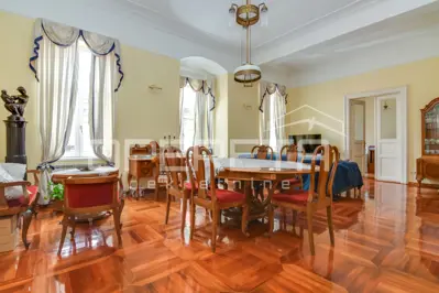 Apartment for sale in Centar, 315 m² - 2