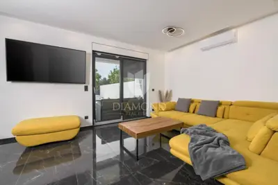 Villa 130 m² in Labin, beheizter Pool und Terrasse - 3