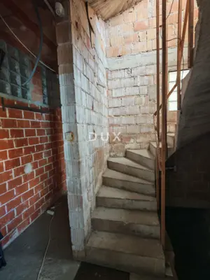 Reihenhaus 250 m², Pula, Nova Veruda - 700 m vom Meer - 10