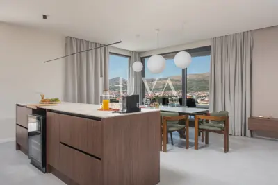 Čiovo, Trogir, modernes Haus 285 m² mit Pool und Meerblick, zu vermieten - 11