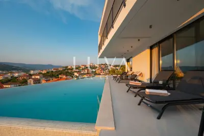 Čiovo, Trogir, modernes Haus 285 m² mit Pool und Meerblick, zu vermieten - 2