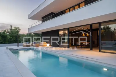Villa 300 m², Grožnjan - luxurious location in nature