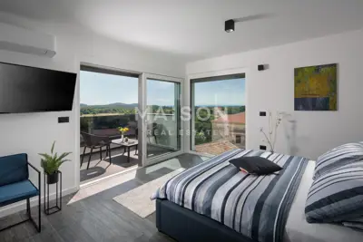 Villa 180 m², Flengi, beheizter Pool und Jacuzzi - 13