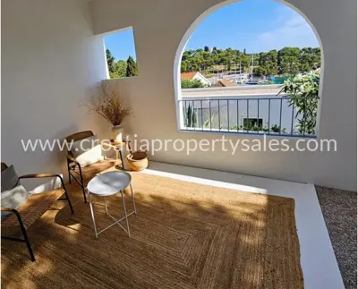 Villa 200 m², Šolta - quiet location near the beach - 17