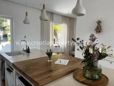 Villa 200 m², Šolta - quiet location near the beach - 11