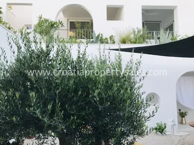 Villa 200 m², Šolta - quiet location near the beach - 15