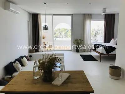 Villa 200 m², Šolta - quiet location near the beach - 8